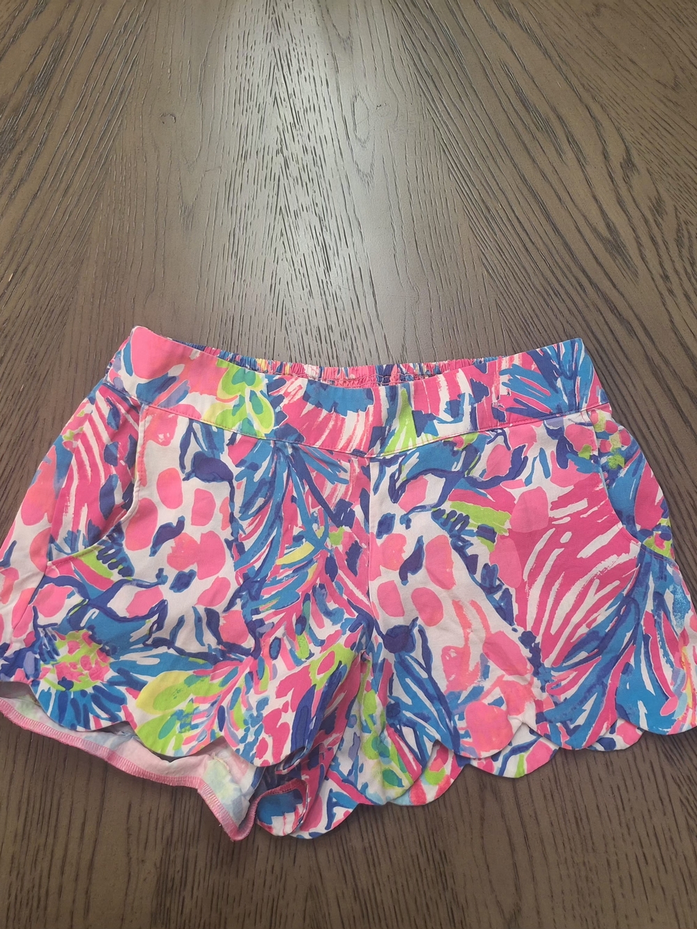 Lilly Pulitzer-- Pink Floral Scallop-Hem Skort with Blue & Green Accents